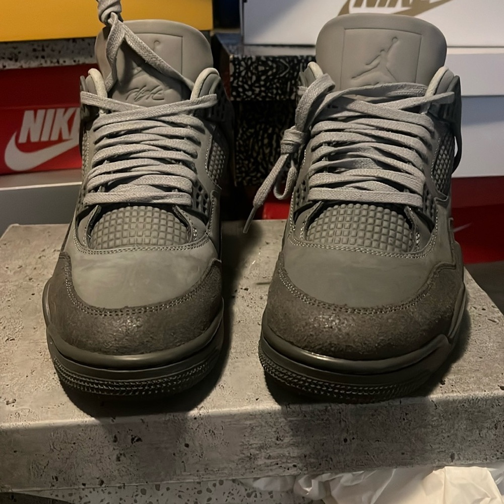 Jordan 4 Grey